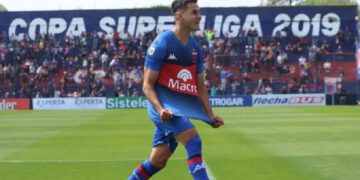 «Tigre no tiene dinero»: Blas Armoa se acerca a Colo Colo pese a la negativa del club argentino