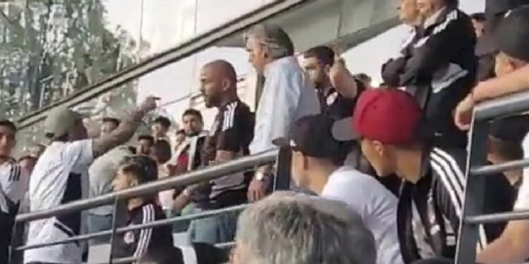 VIDEO| Aníbal Mosa fue duramente increpado por hincha de Colo Colo en la Supercopa