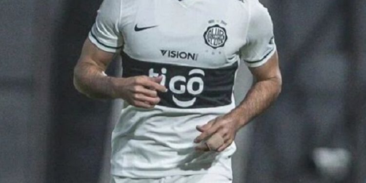 Su representante lo confirmó: Colo Colo tiene principio de acuerdo con delantero de Olimpia