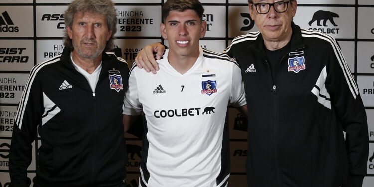 Carlos Palacios en su arribo a Colo Colo: «Este es el día más feliz de mi vida después del nacimiento de mi hijo»