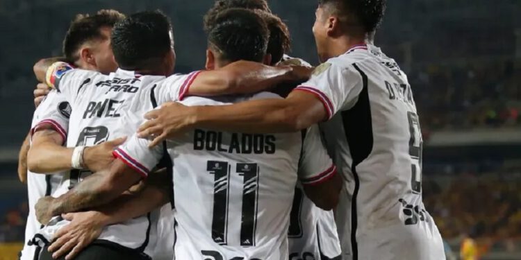 A dejar la vida en la cancha: La probable oncena de Colo Colo ante Deportivo Pereira