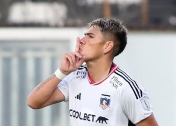 Carlos Palacios se ilusiona con seguir en Colo Colo: «Fue mi sueño jugar acá y me quedaría feliz»
