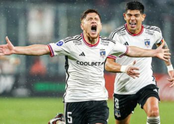 Colo Colo se impuso por 2 a 1 a América Mineiro en una noche gloriosa de Leonardo Gil